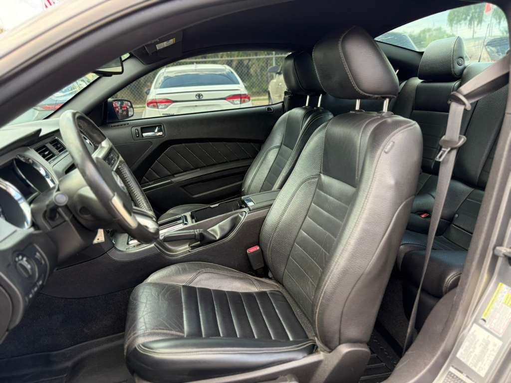 2011 Ford Mustang Image 10