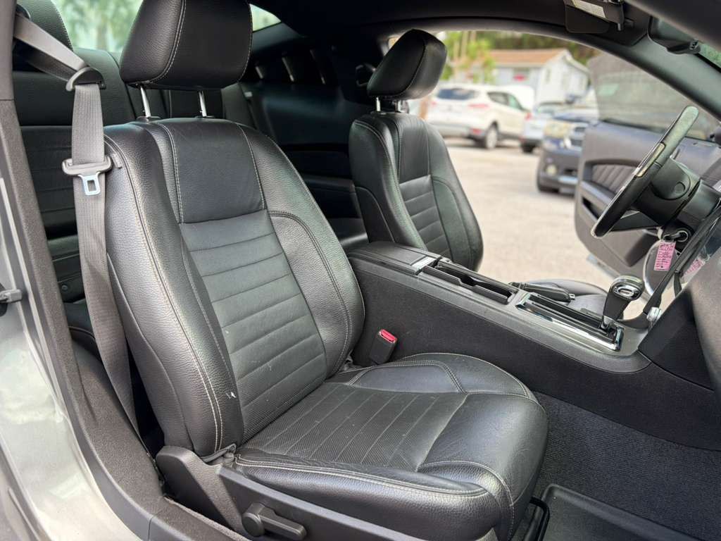 2011 Ford Mustang Image 12