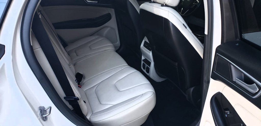 2015 Ford Edge Image 39
