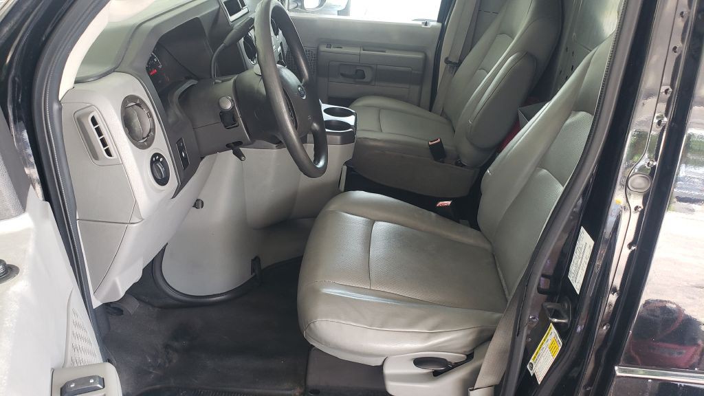 2014 Ford Econoline Image 11