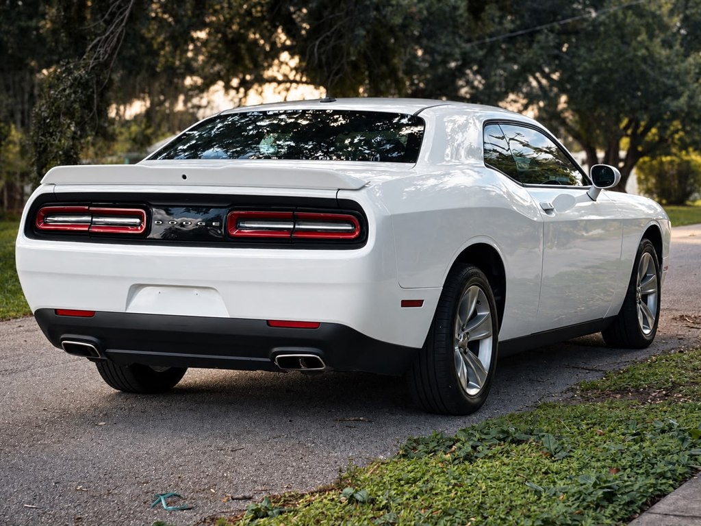 2021 Dodge Challenger Image 3