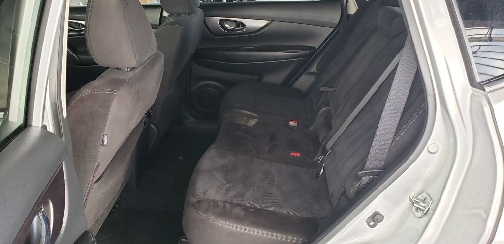 2015 Nissan Rogue Image 15