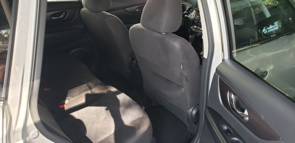 2015 Nissan Rogue Image 16