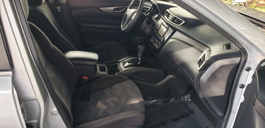 2015 Nissan Rogue Image 17