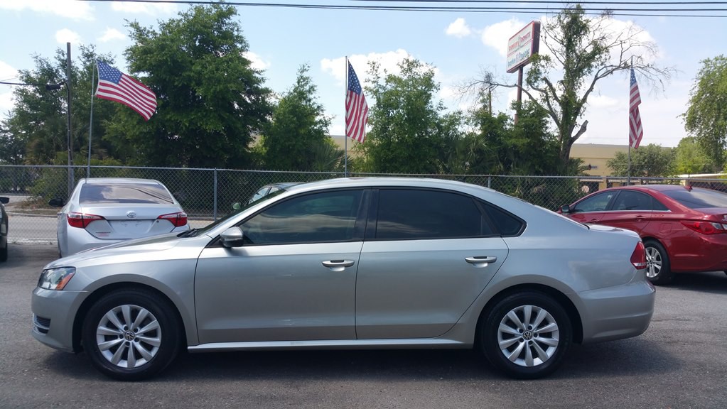 2012 Volkswagen Passat Image 10