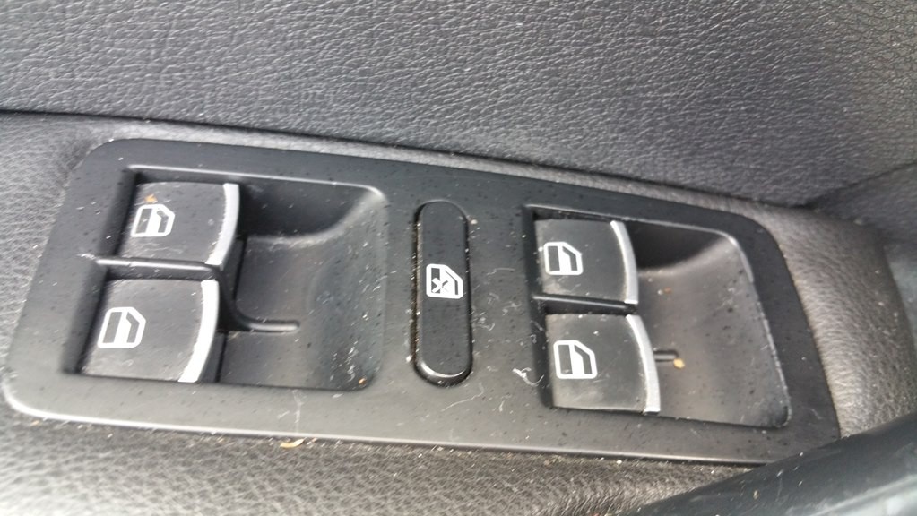 2012 Volkswagen Passat Image 17