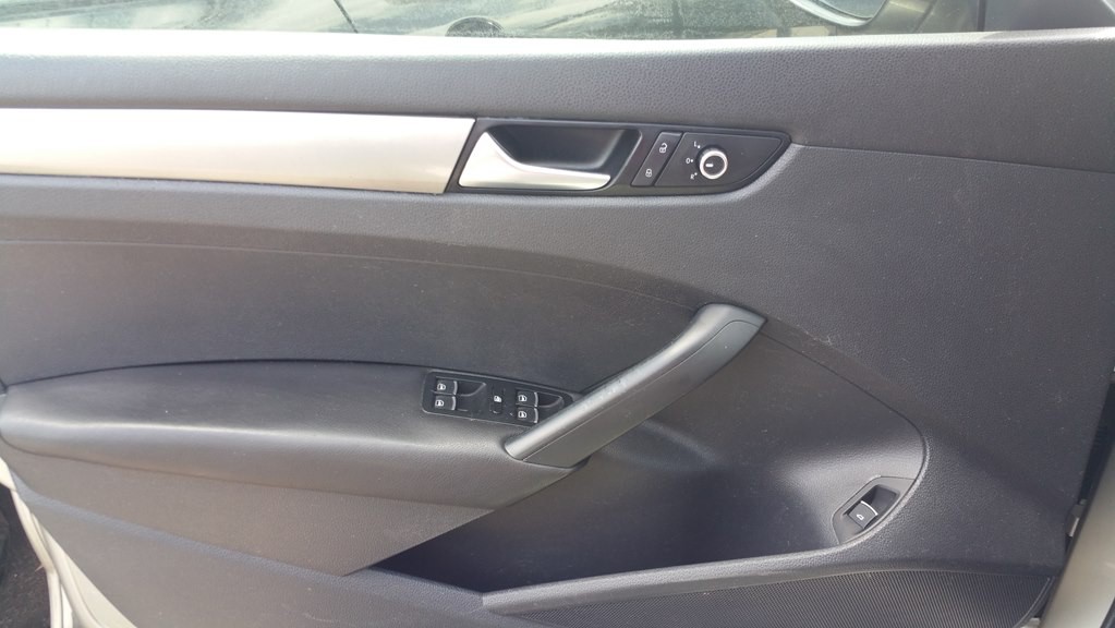 2012 Volkswagen Passat Image 18