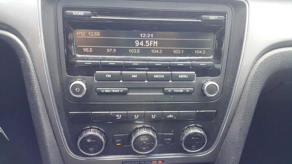 2012 Volkswagen Passat Image 22