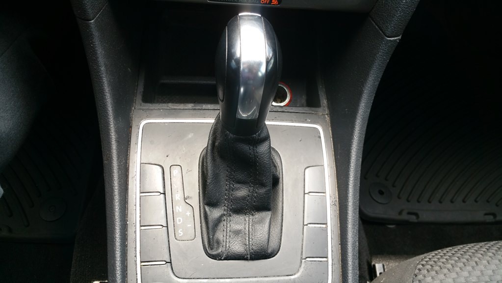 2012 Volkswagen Passat Image 23