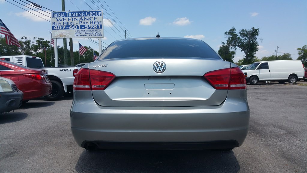 2012 Volkswagen Passat Image 24
