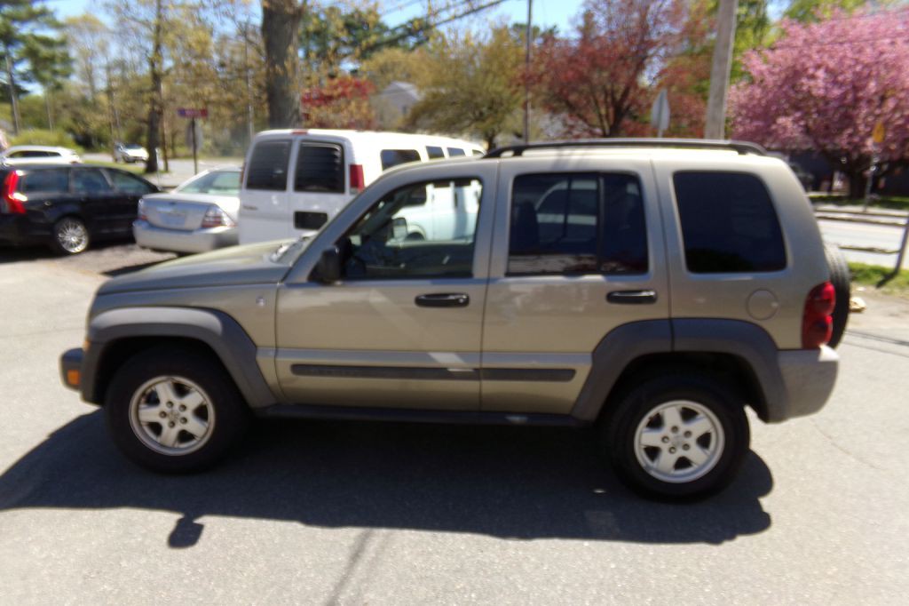 2007 Jeep Liberty Image 8