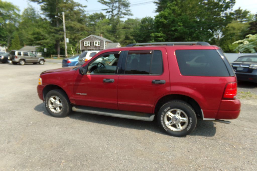 2004 Ford Explorer Image 8