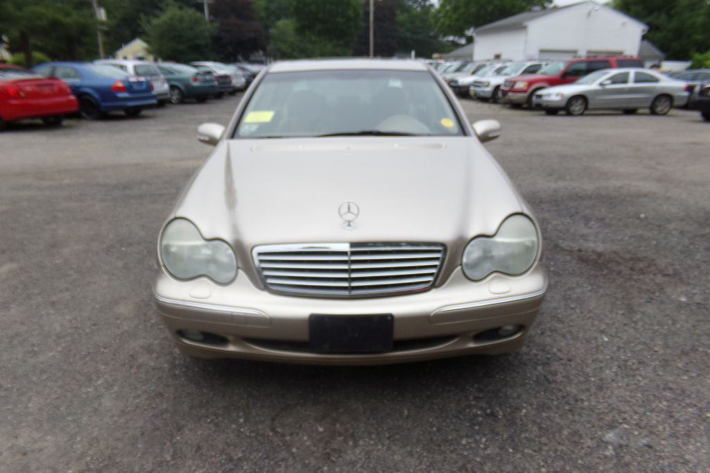 2003 Mercedes-Benz C-Class Image 2