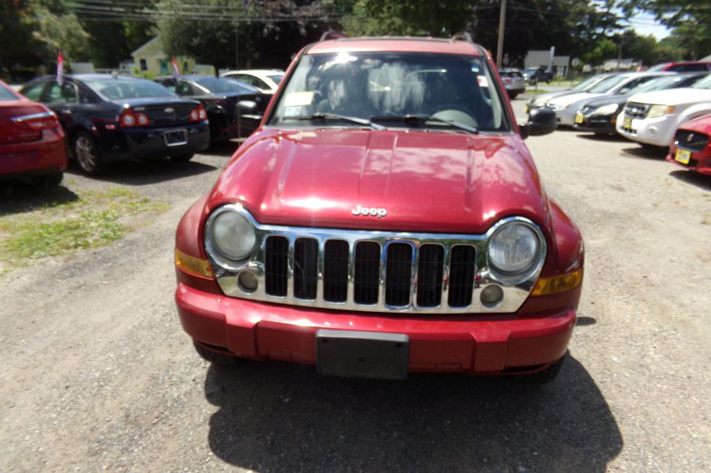 2005 Jeep Liberty Image 2