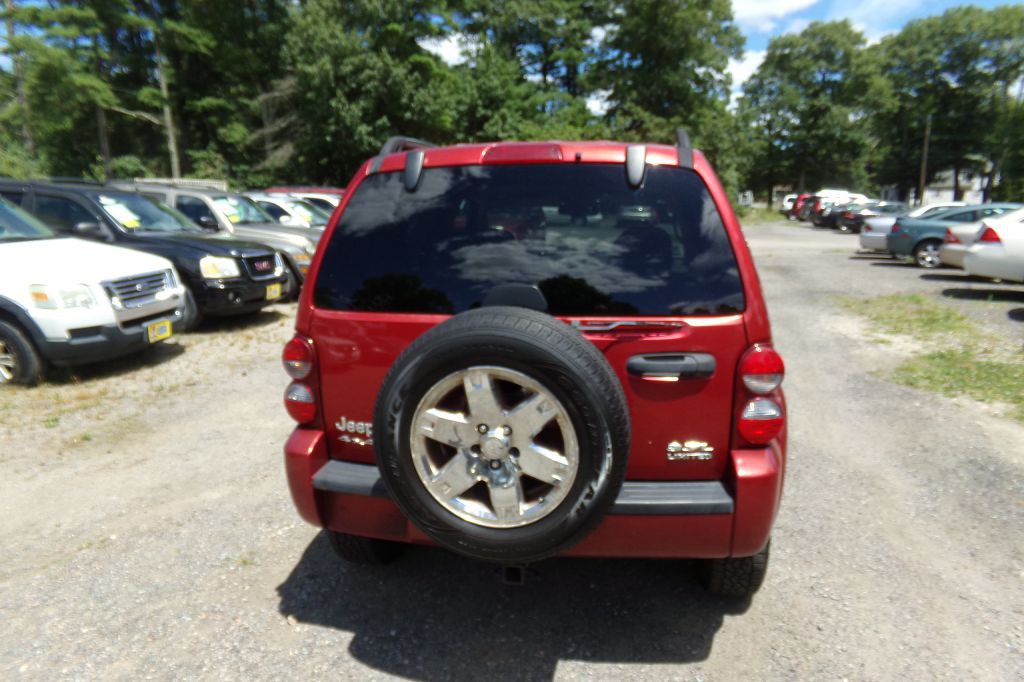 2005 Jeep Liberty Image 6