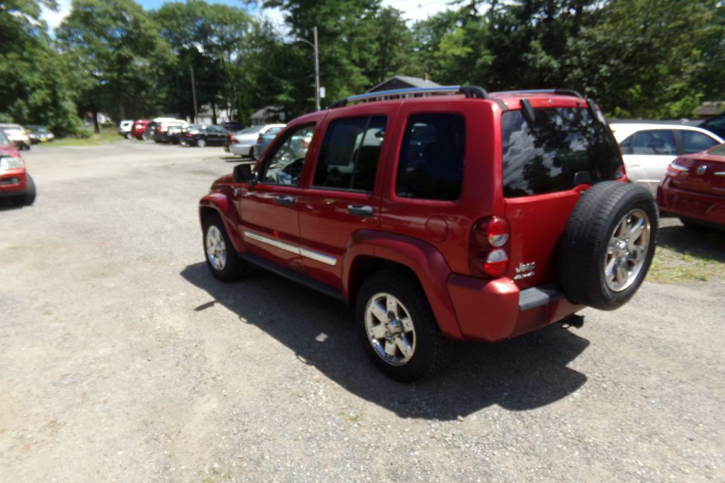 2005 Jeep Liberty Image 7