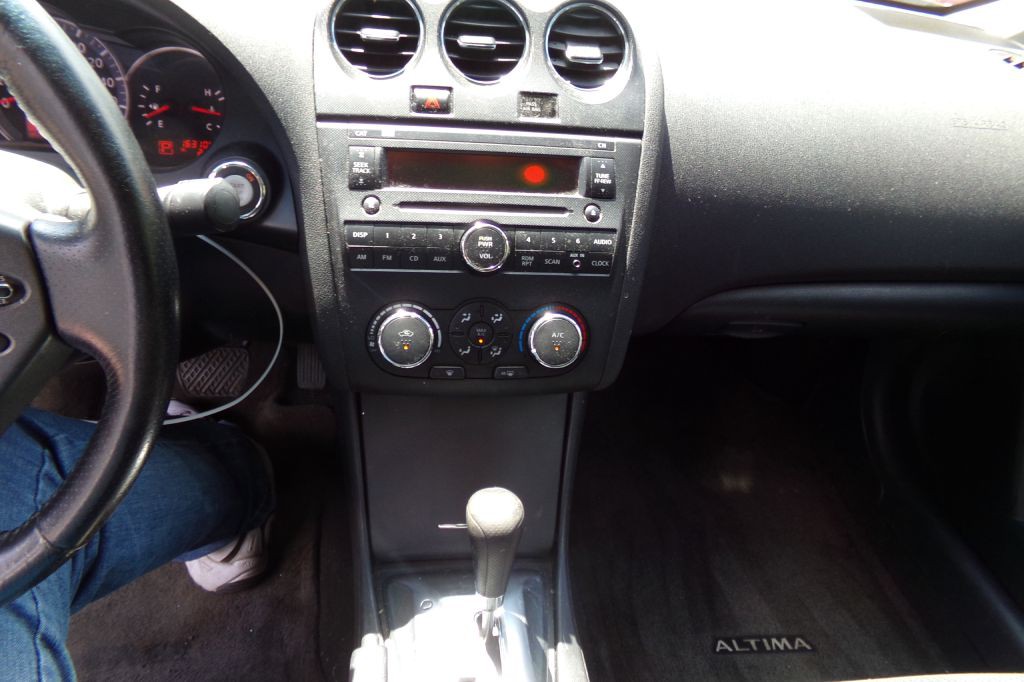 2013 Nissan Altima Image 9