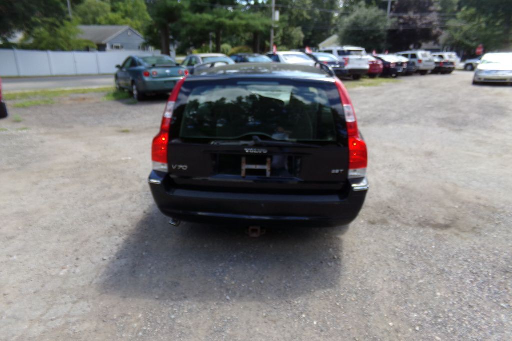 2005 Volvo V70 Image 6
