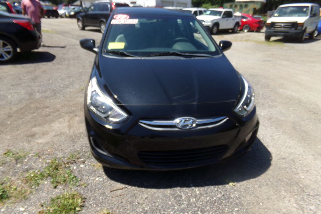 2017 Hyundai Accent Image 2