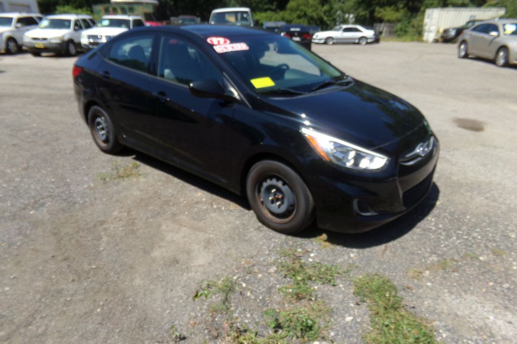 2017 Hyundai Accent Image 3