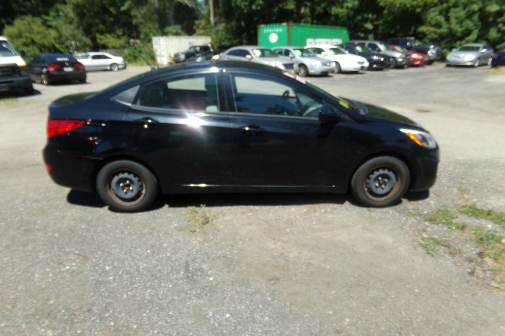 2017 Hyundai Accent Image 4
