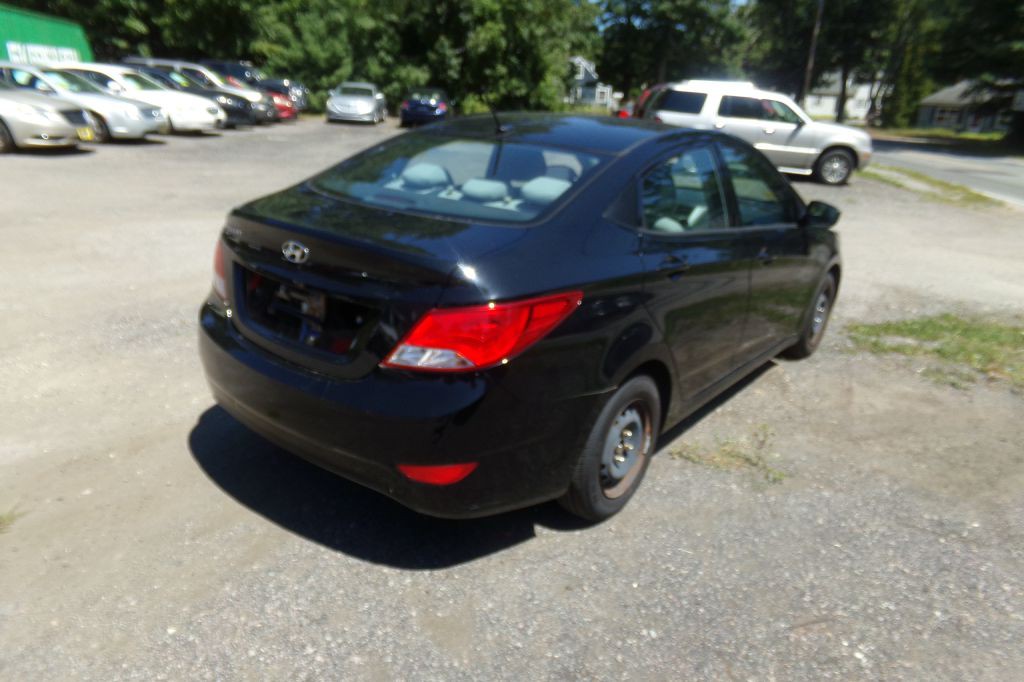 2017 Hyundai Accent Image 5
