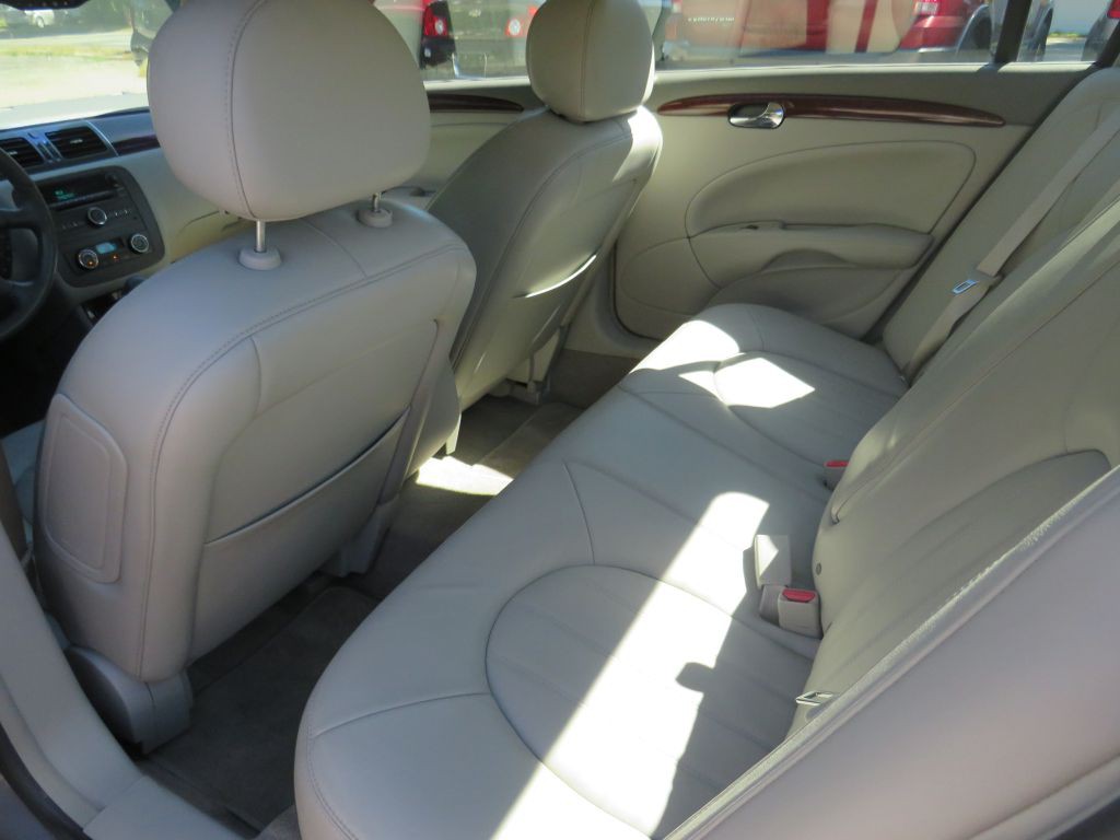 2007 Buick Lucerne Image 8