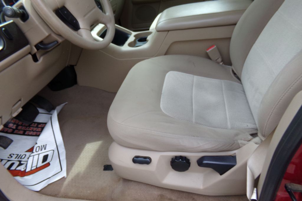 2005 Ford Expedition Image 11
