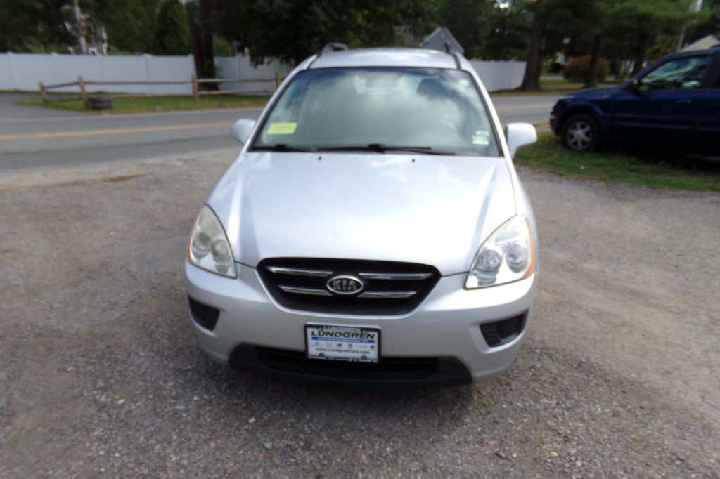 2009 Kia Rondo Image 2