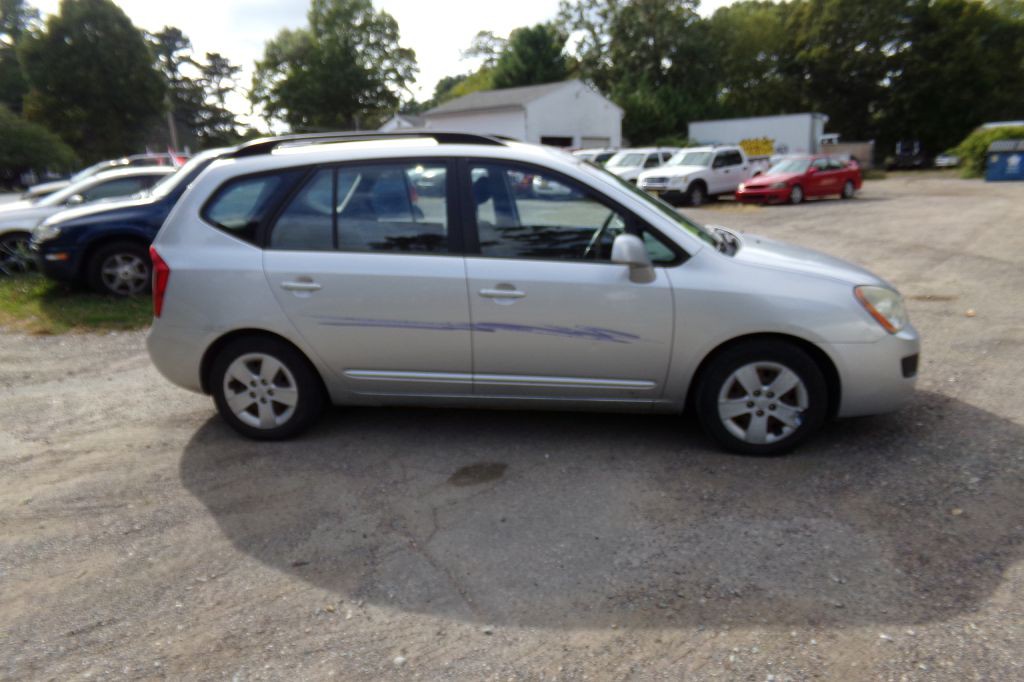 2009 Kia Rondo Image 4