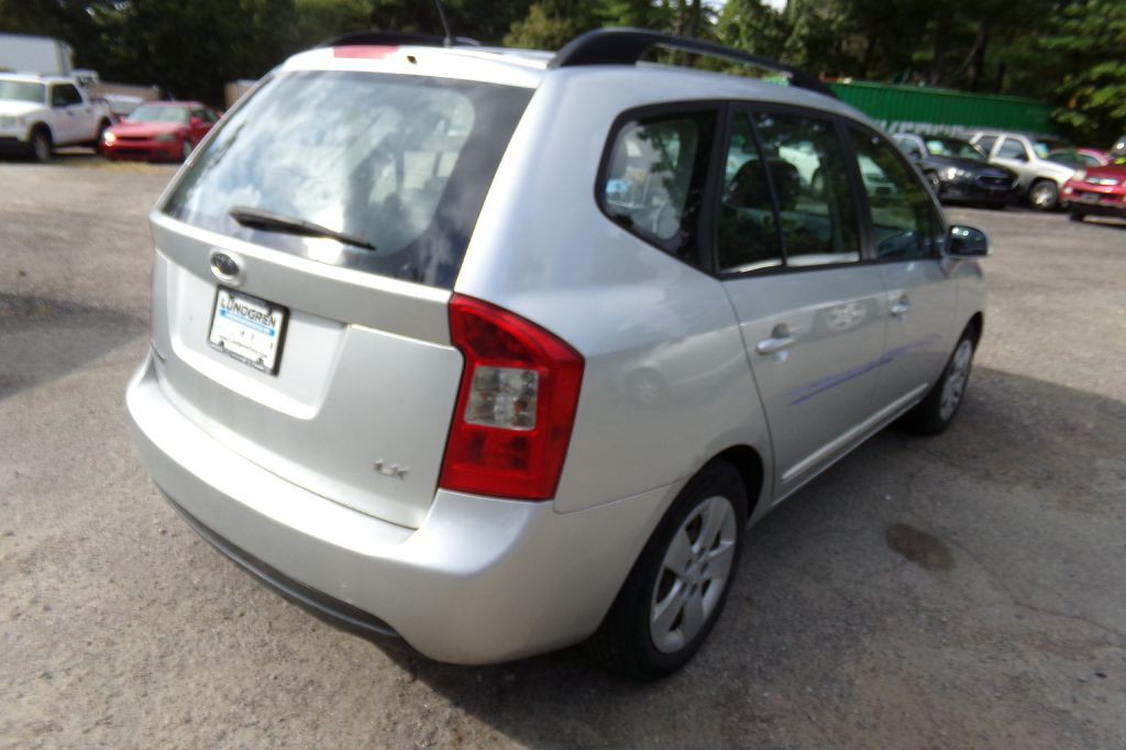 2009 Kia Rondo Image 5