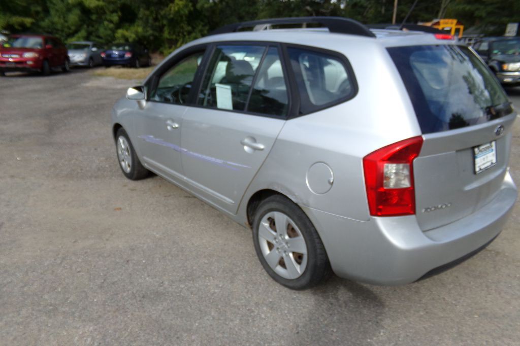 2009 Kia Rondo Image 7