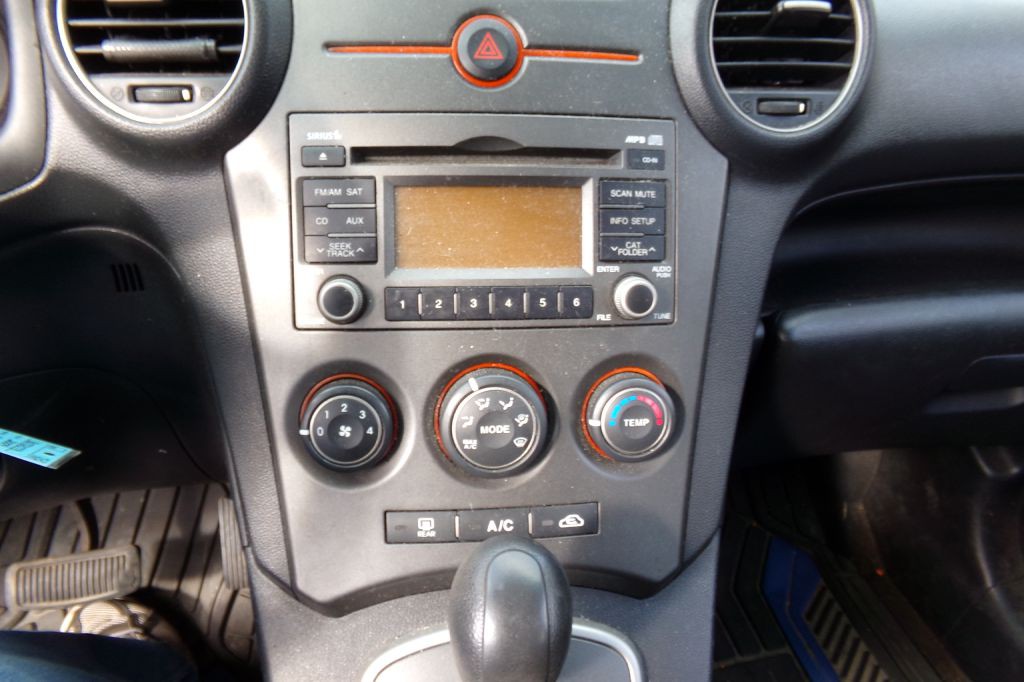 2009 Kia Rondo Image 9