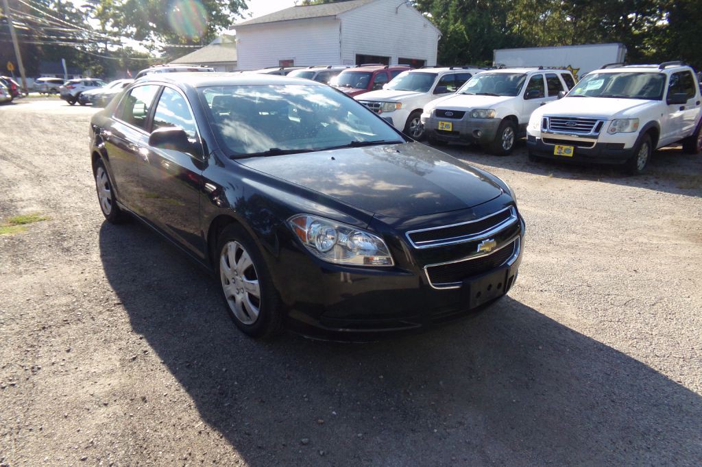 2010 Chevrolet Malibu Image 2