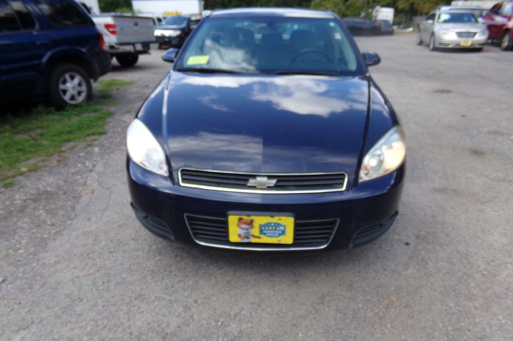 2011 Chevrolet Impala Image 2
