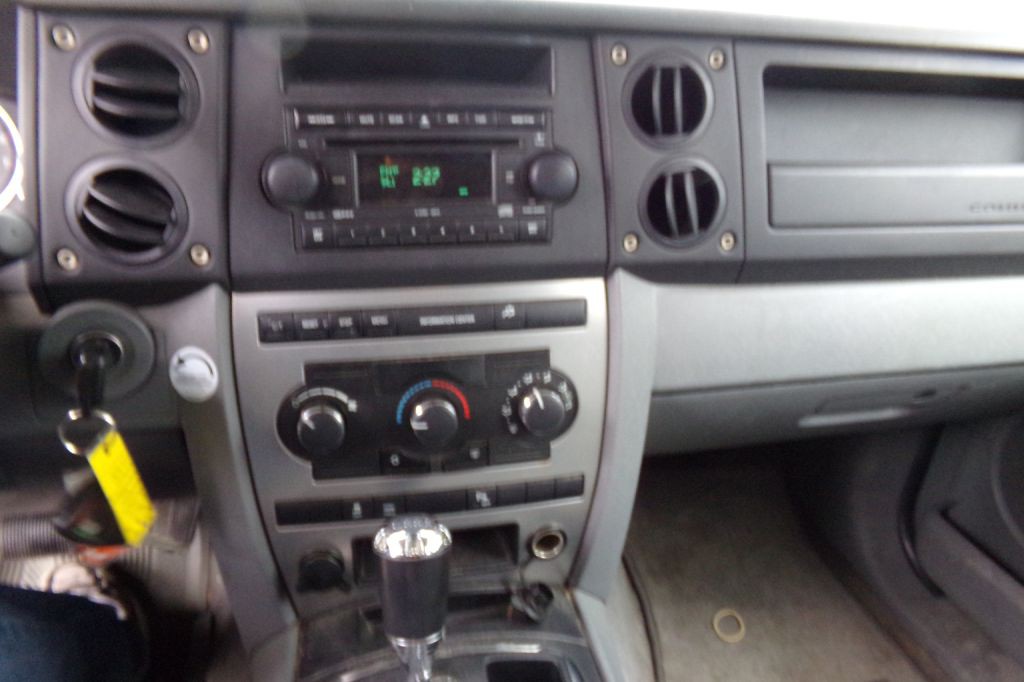 2007 Jeep Commander Image 9