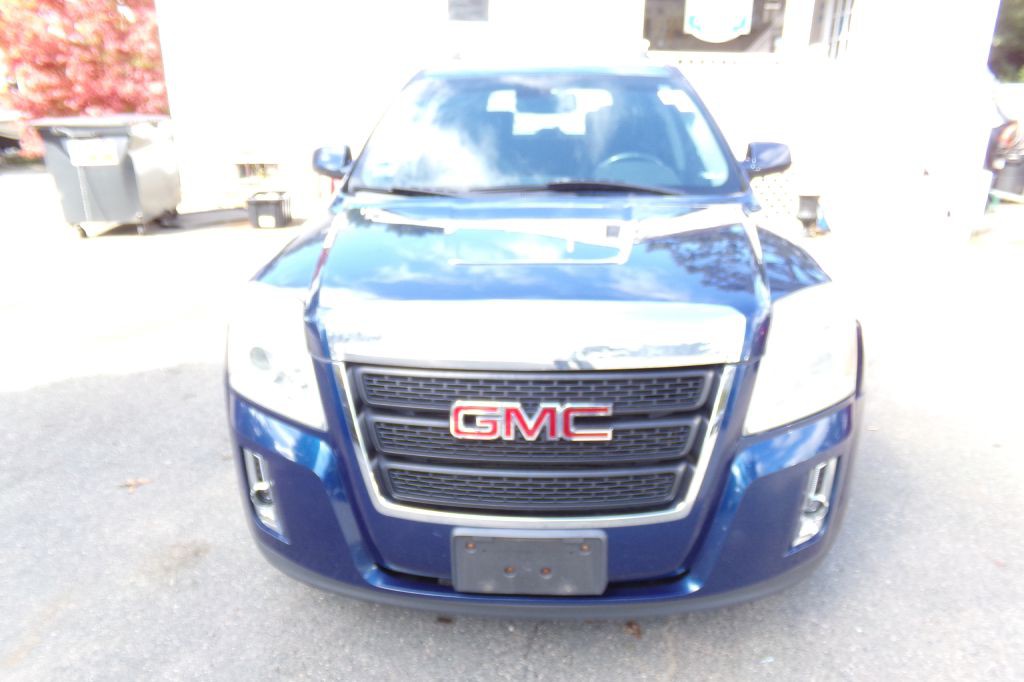 2010 GMC Terrain Image 2