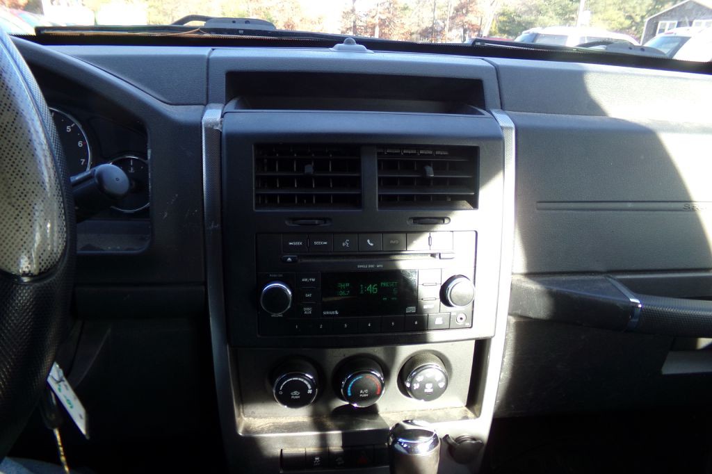 2010 Jeep Liberty Image 9