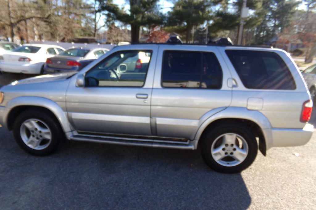 2003 INFINITI QX4 Image 8