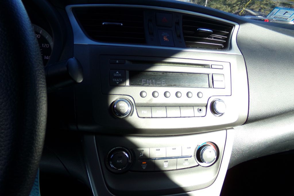 2014 Nissan Sentra Image 10