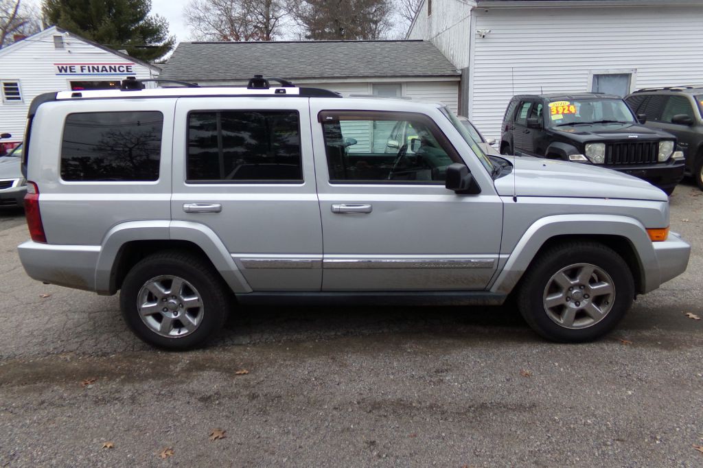2007 Jeep Commander Image 2