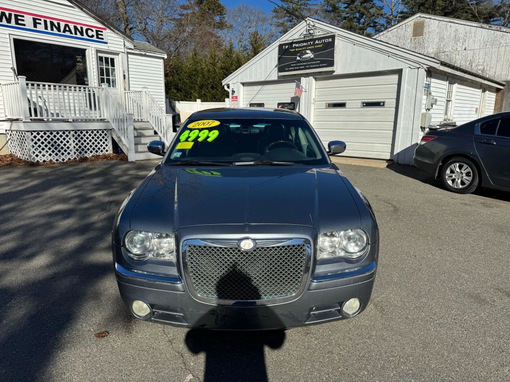 2007 Chrysler 300 Image 3
