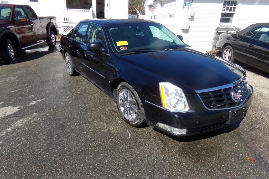 2010 Cadillac DTS Image 3