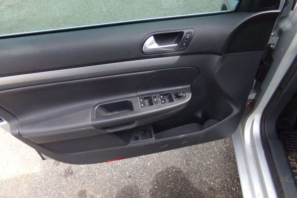 2007 Volkswagen Jetta Image 9