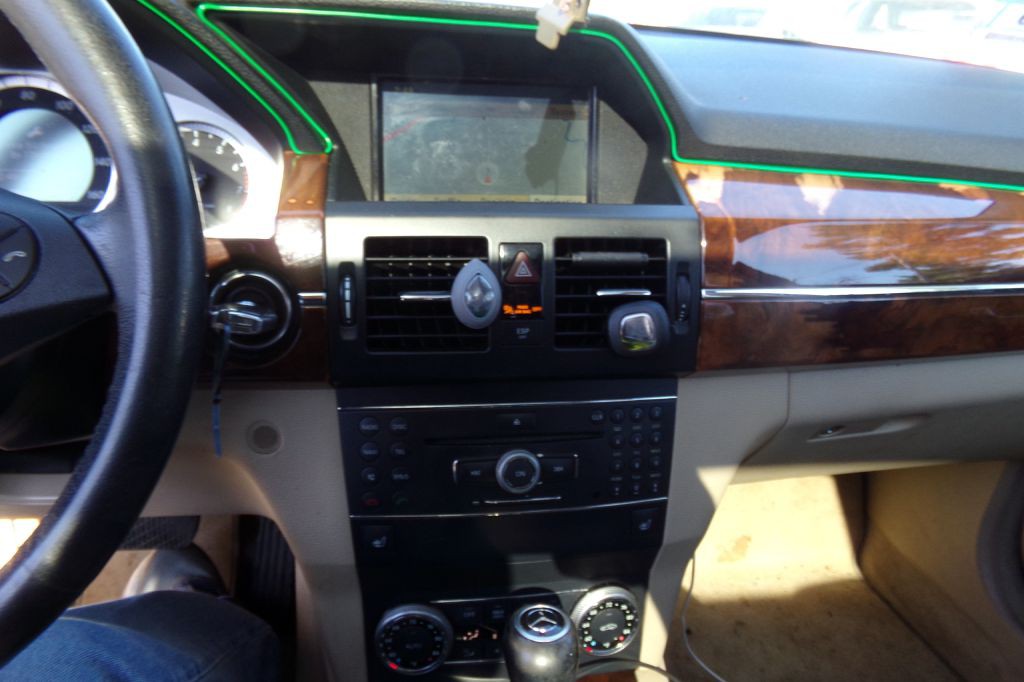 2010 Mercedes-Benz GLK-Class Image 9