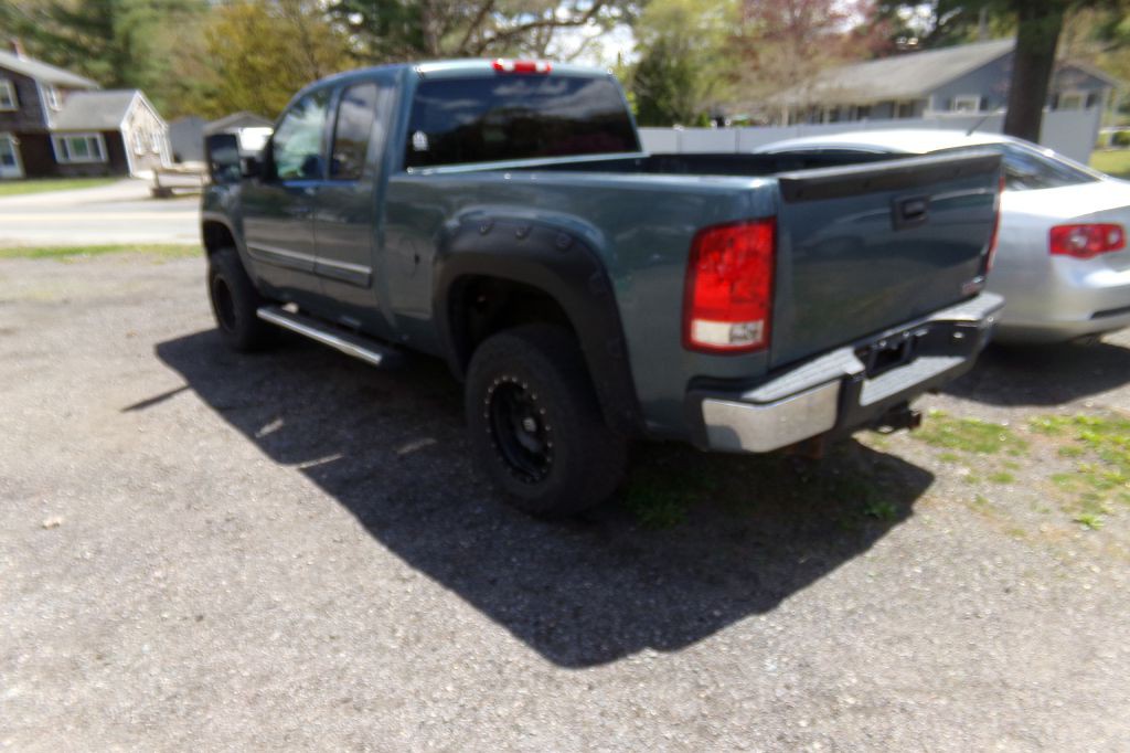 2009 GMC Sierra Image 3
