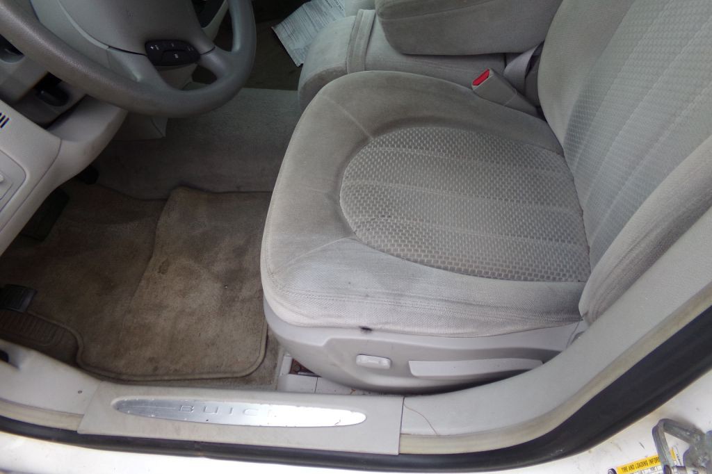 2006 Buick Lucerne Image 10