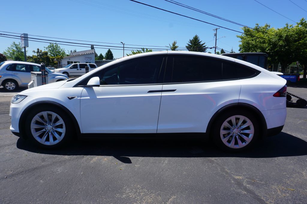 2016 Tesla Model X Image 2