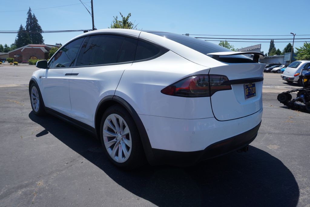 2016 Tesla Model X Image 3
