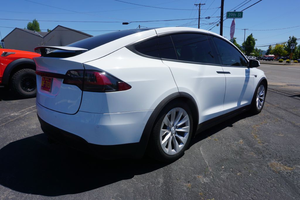 2016 Tesla Model X Image 5
